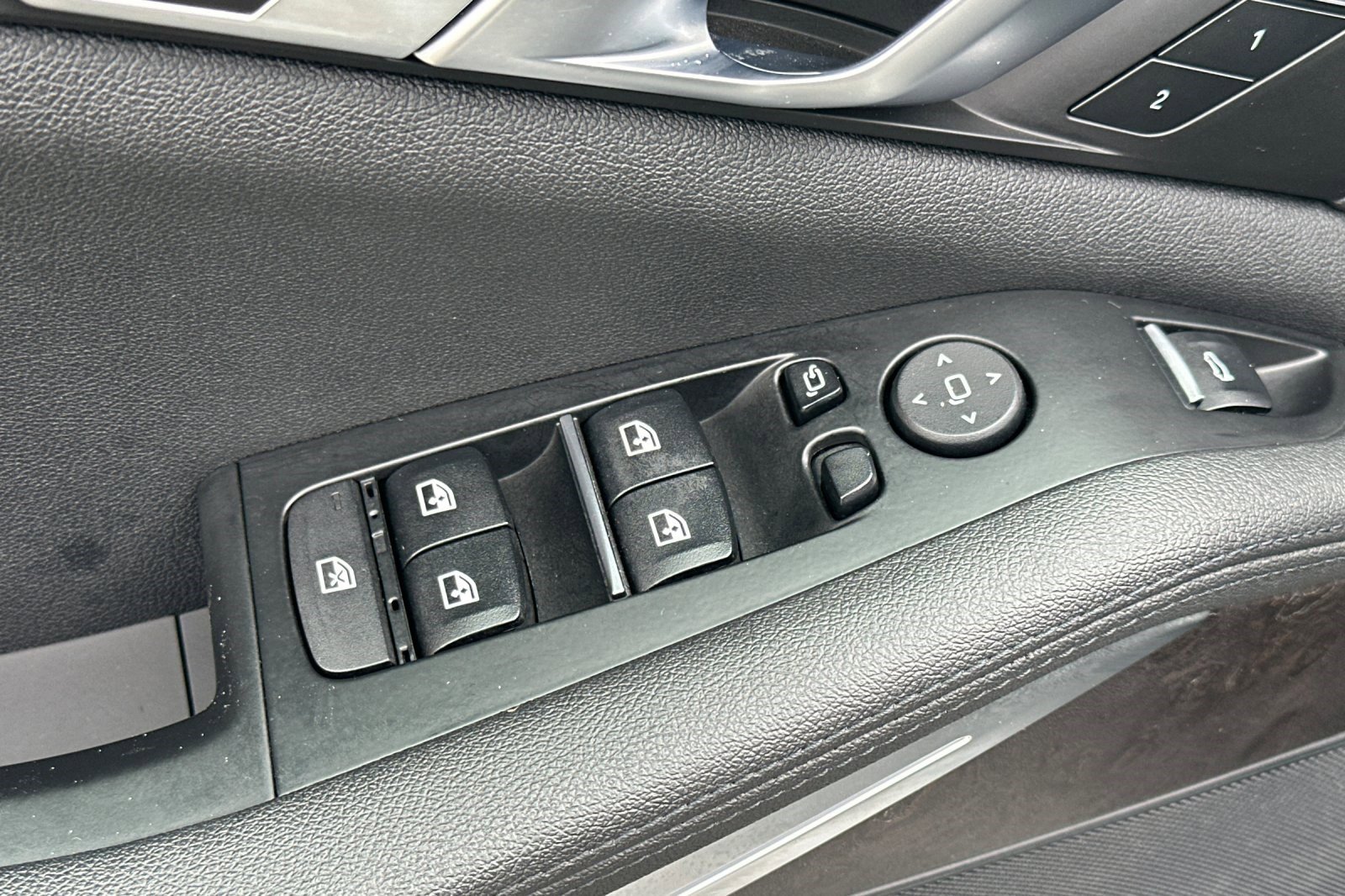 Used 2020 BMW X5 sDrive40i w/ Premium Package image 13