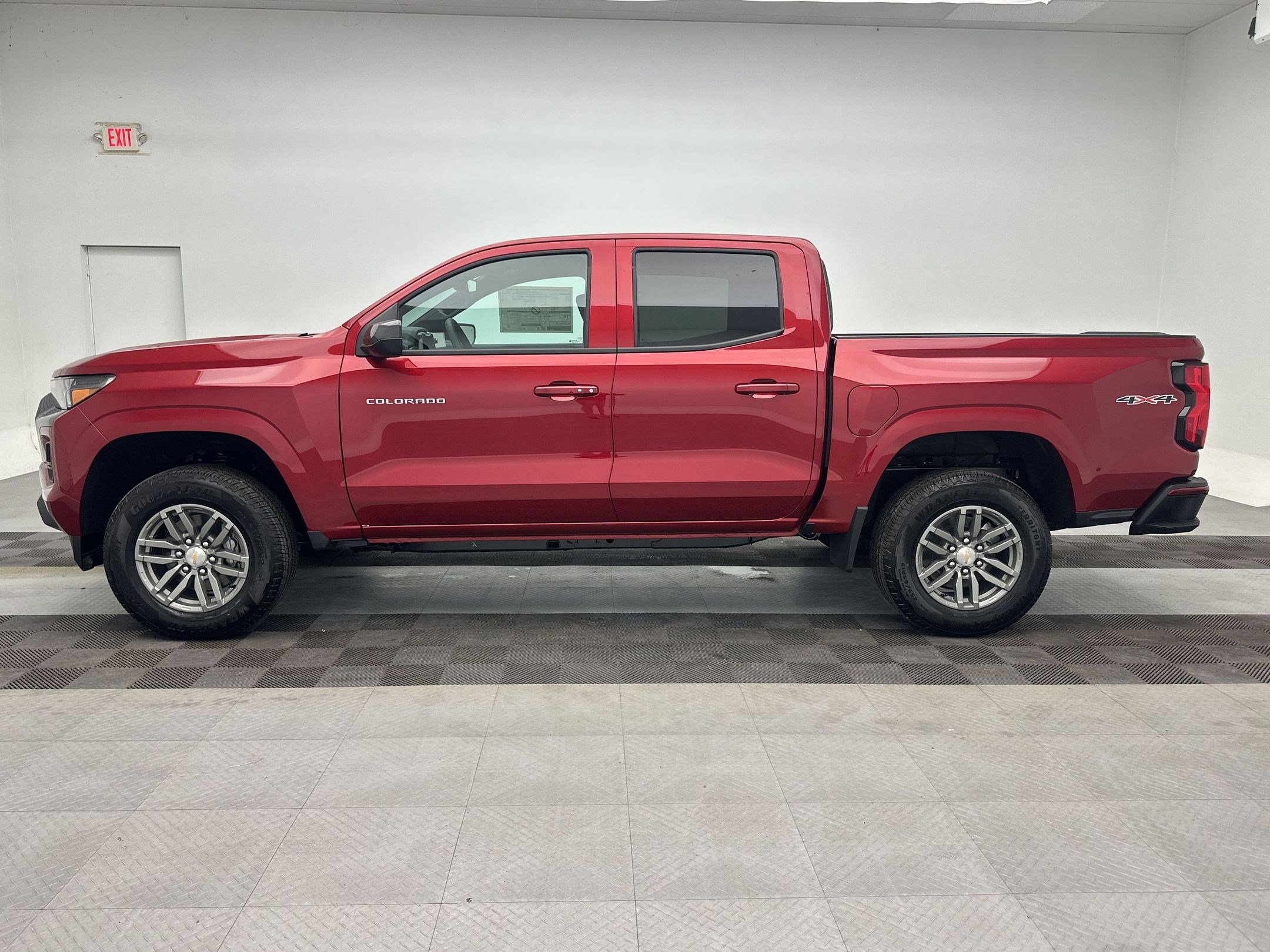 New 2026 Chevrolet Colorado LT w/ Advanced Trailering Package AWD/4WD image 2