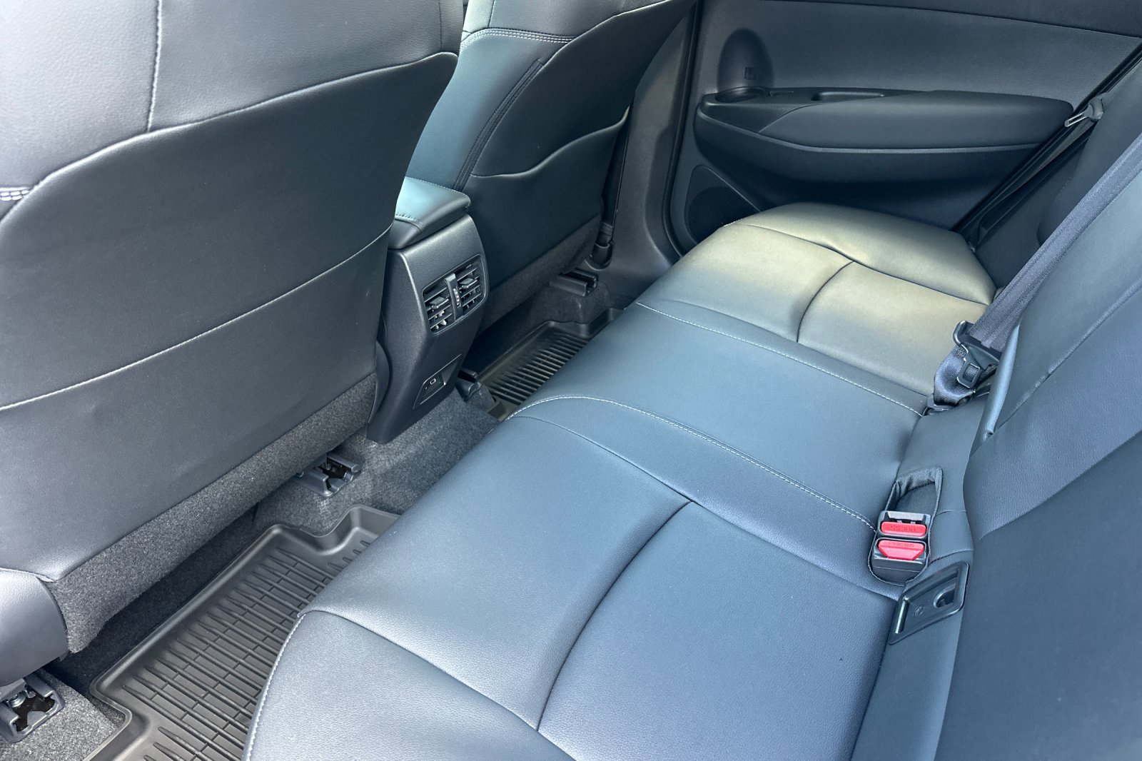 Certified 2026 Toyota Corolla Cross XLE w/ Convenience Package FWD image 12