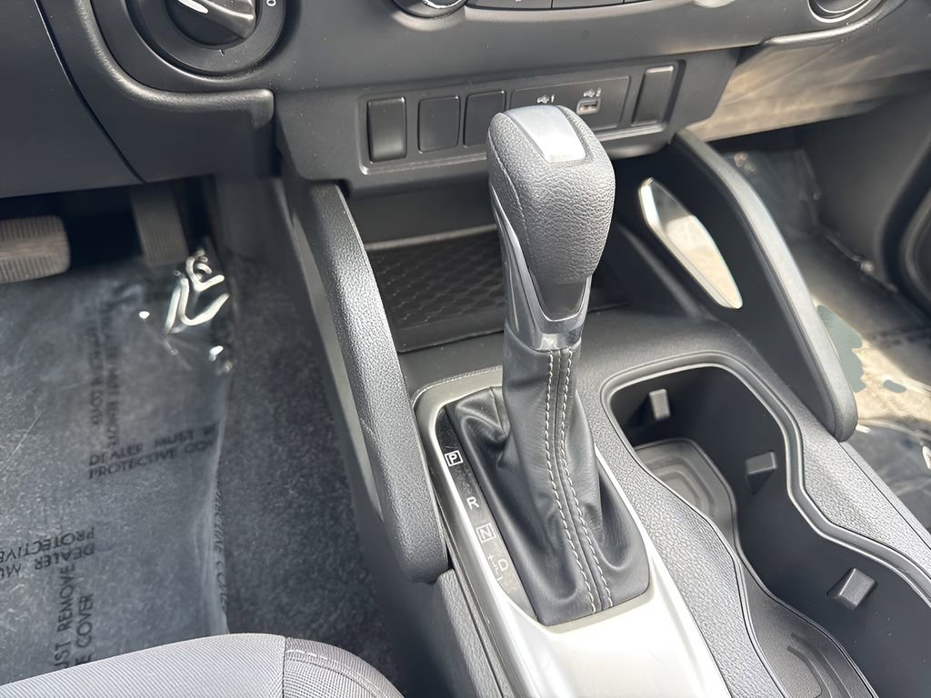 Used 2023 Nissan Frontier SV image 16