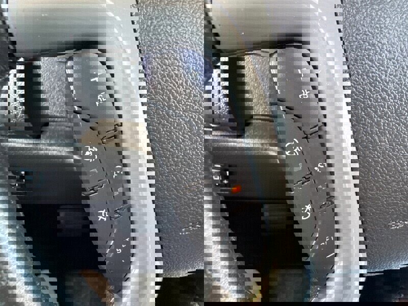 Used 2014 GMC Yukon XL Denali image 29