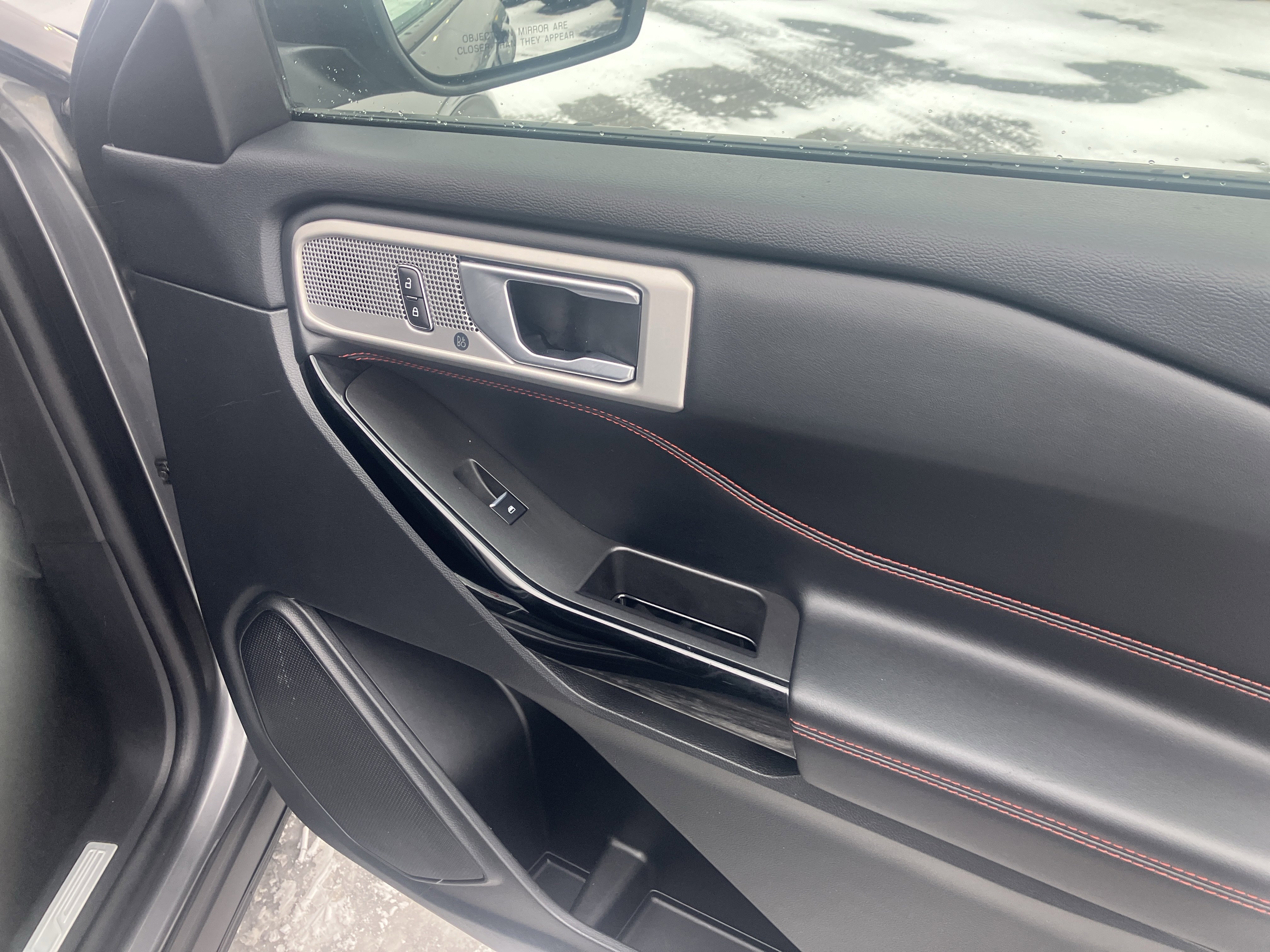 Used 2023 Ford Explorer ST-Line w/ Class IV Trailer Tow Package image 10