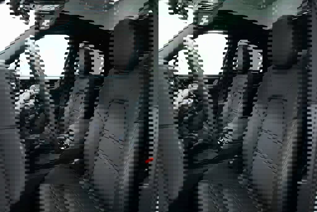 Certified 2025 Porsche Cayenne S image 5