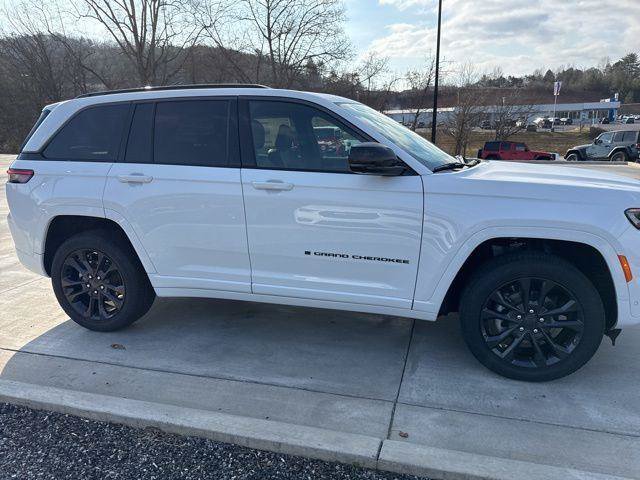 New 2026 Jeep Grand Cherokee Limited AWD/4WD image 3