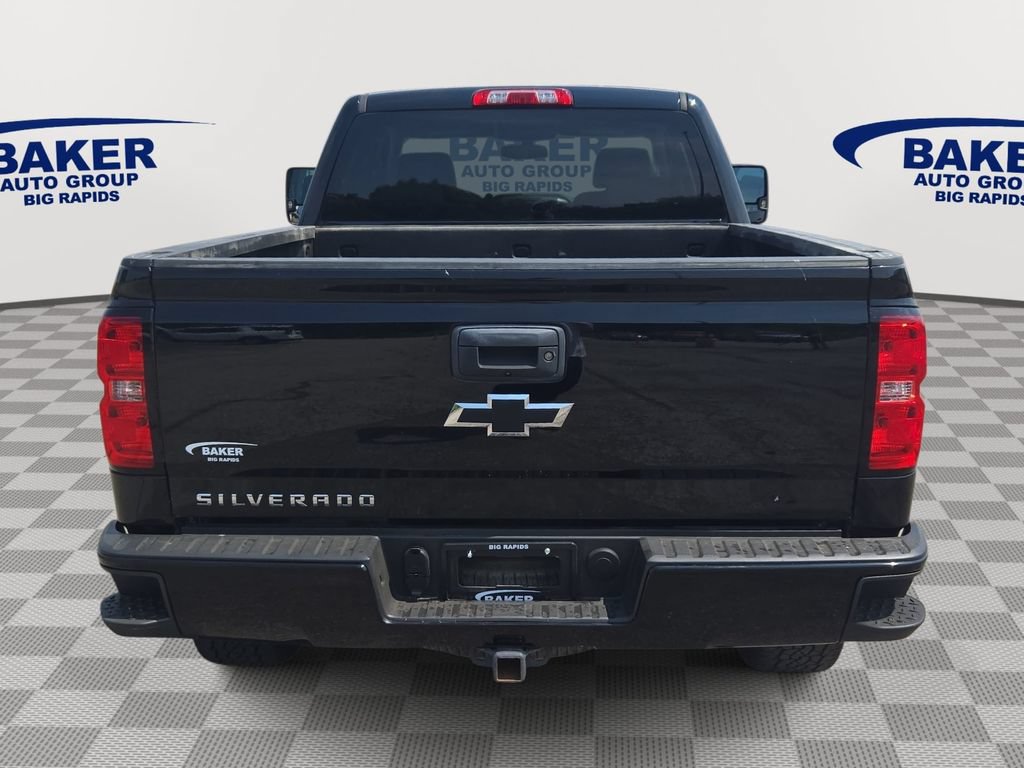Used 2018 Chevrolet Silverado 1500 Custom w/ Custom Value Package AWD/4WD image 4