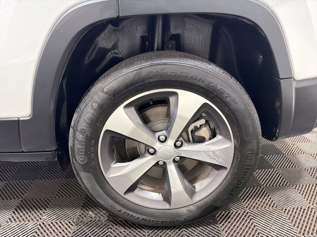 Used 2022 Jeep Cherokee Limited image 29