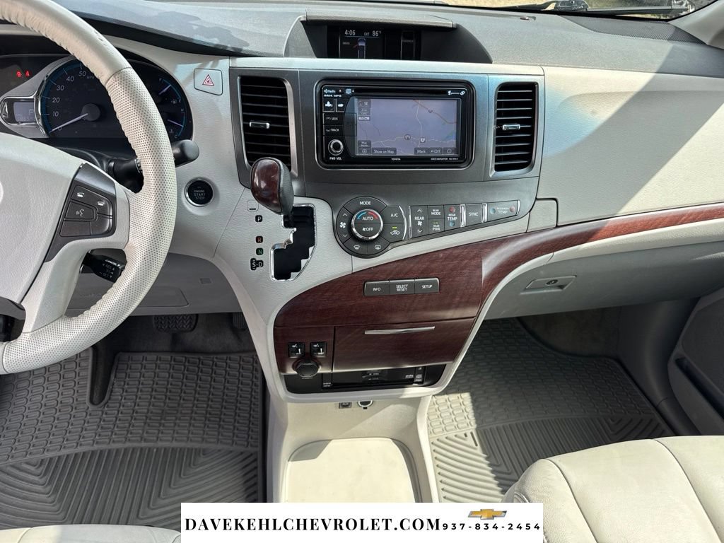Used 2014 Toyota Sienna XLE w/ Entertainment Package FWD image 14