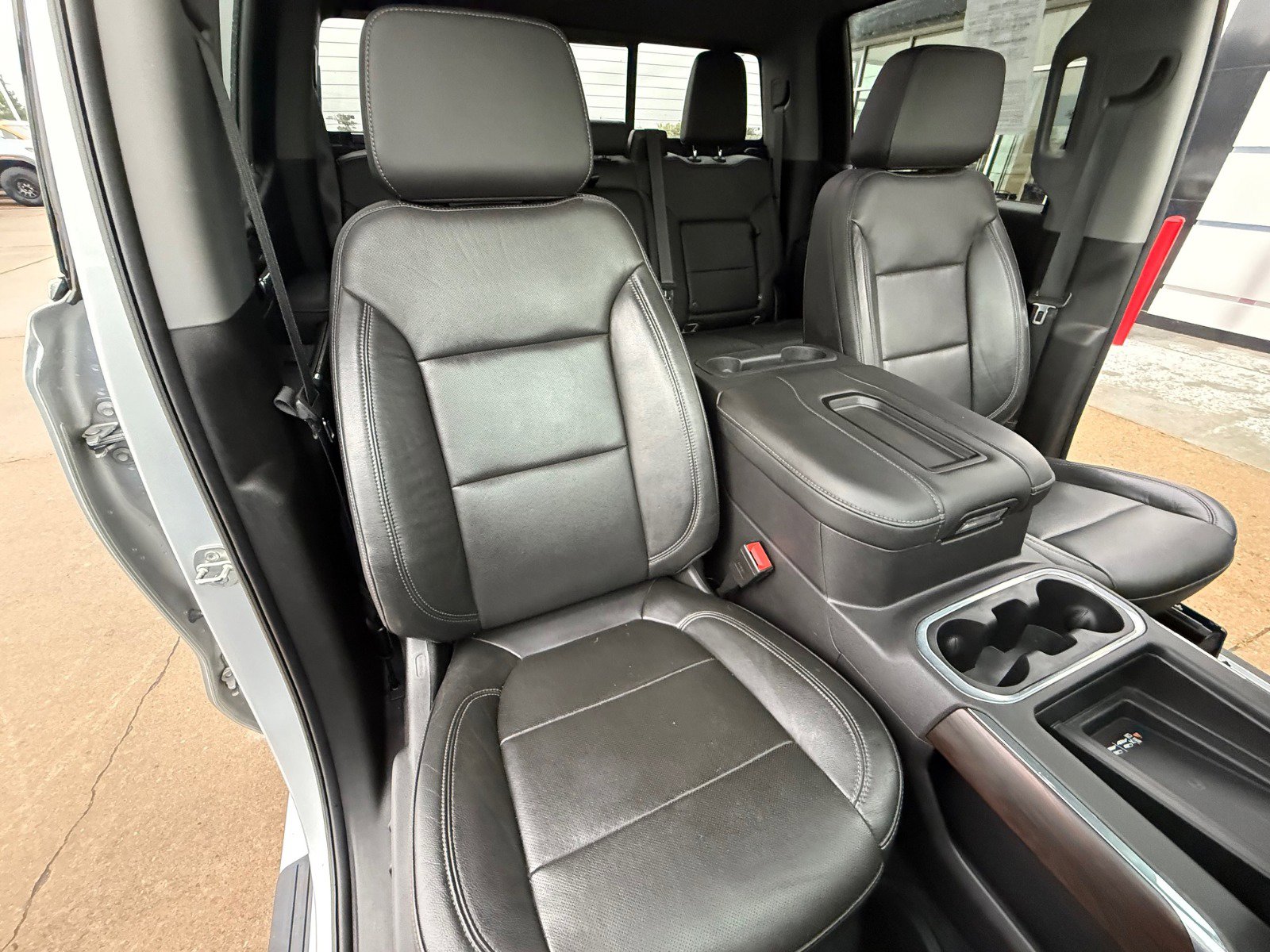 Used 2020 GMC Sierra 1500 SLT image 34