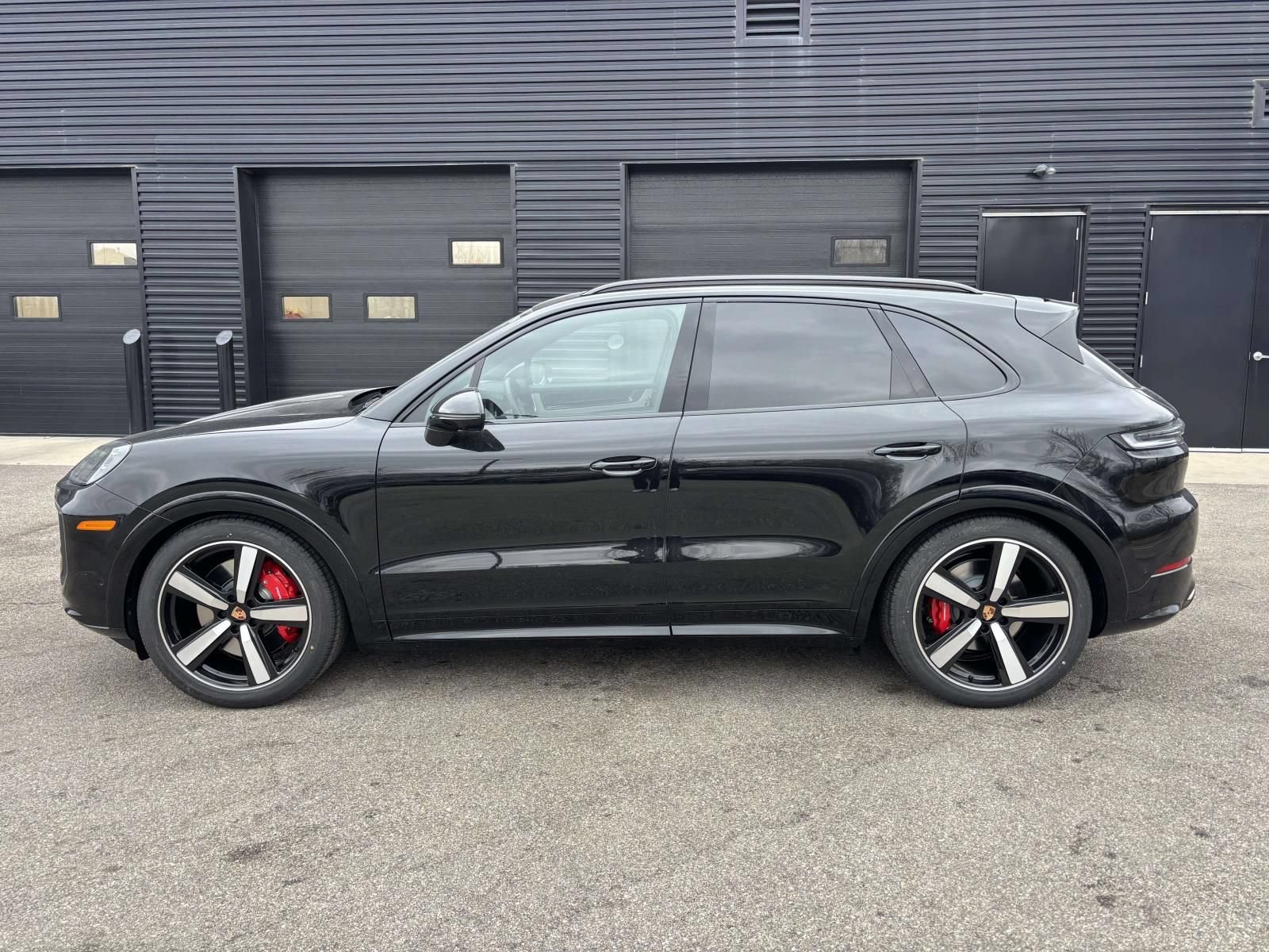 New 2026 Porsche Cayenne GTS AWD/4WD image 7