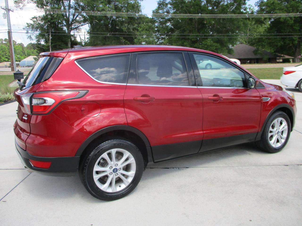Used 2017 Ford Escape SE FWD image 12