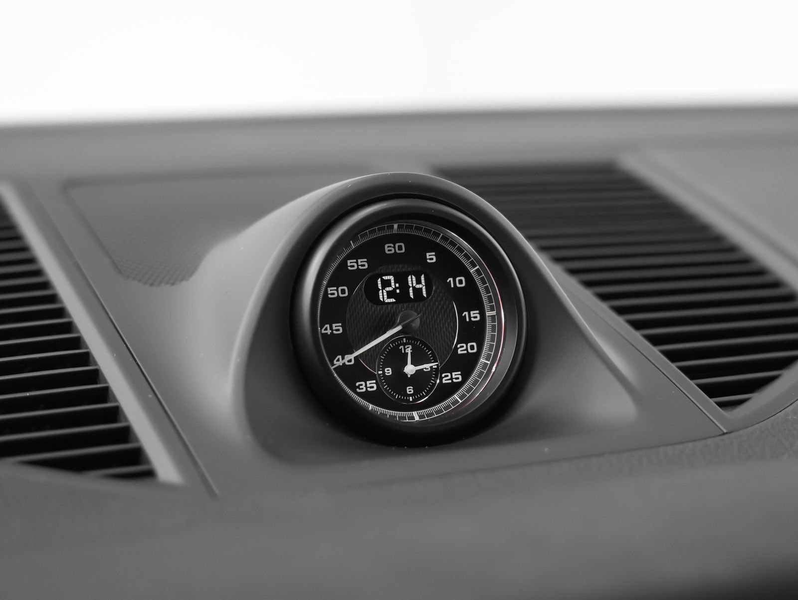 Certified 2026 Porsche Macan image 41
