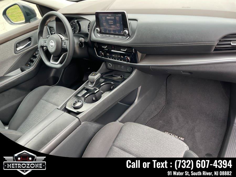 Used 2021 Nissan Rogue SV image 18
