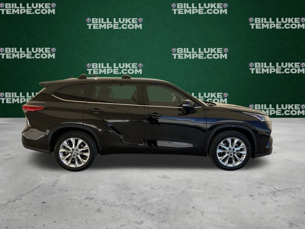 Used 2021 Toyota Highlander Limited image 4