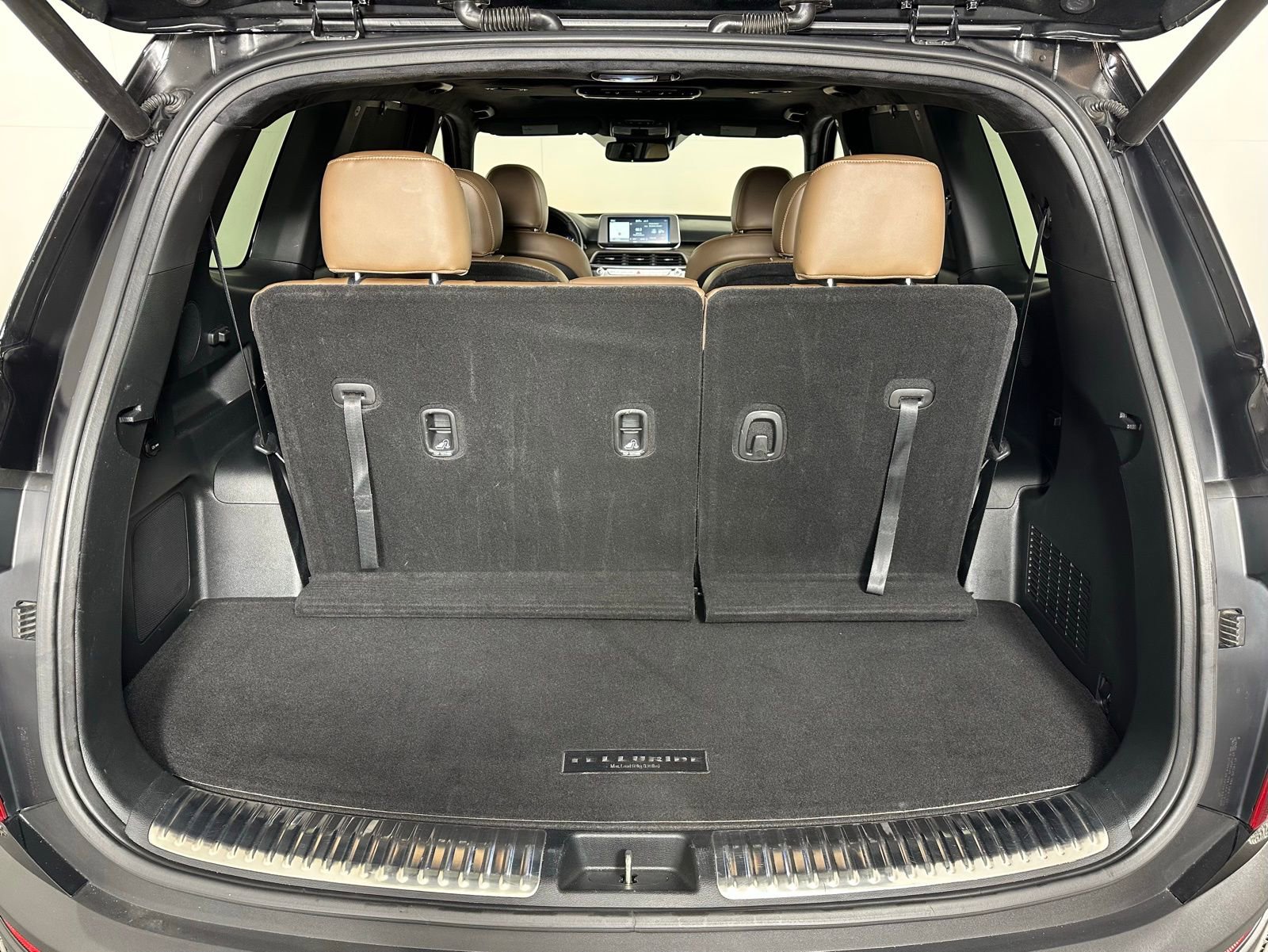Used 2020 Kia Telluride SX w/ SX Prestige Package image 28
