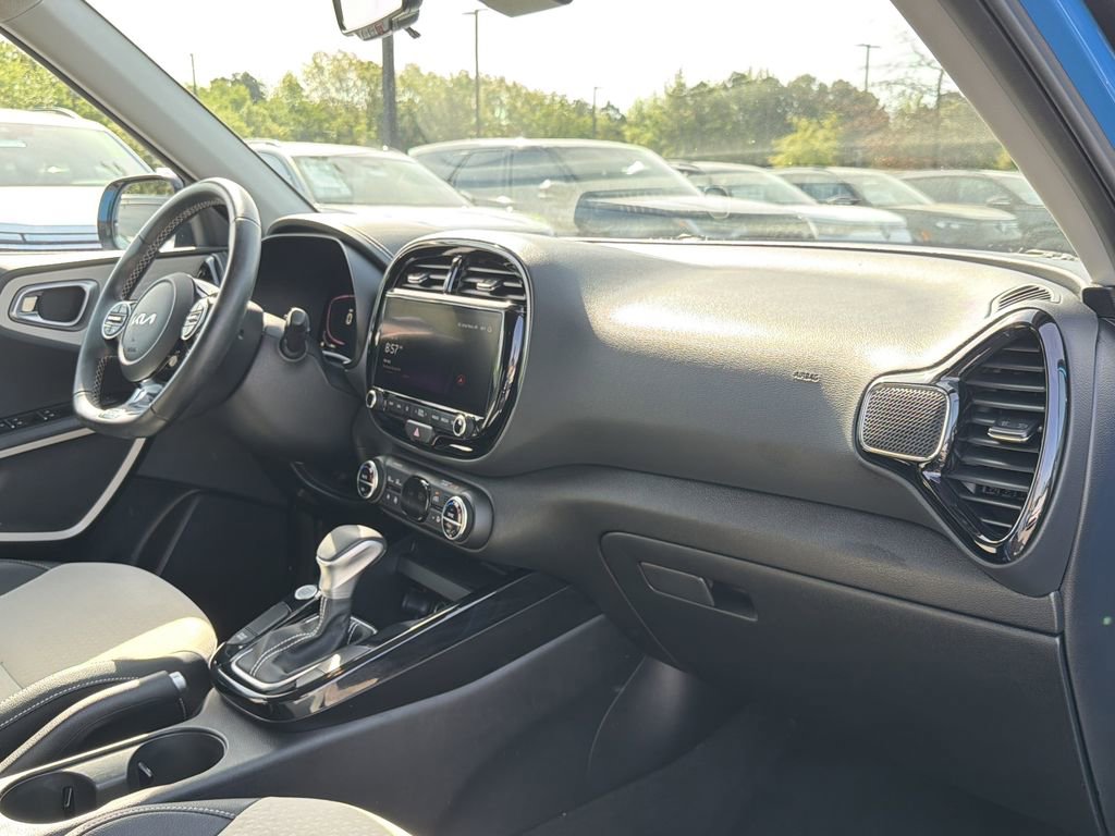 Used 2024 Kia Soul GT-Line FWD image 18