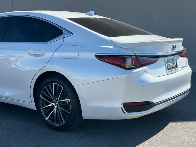Used 2025 Lexus ES 300h w/ Premium Package FWD image 8