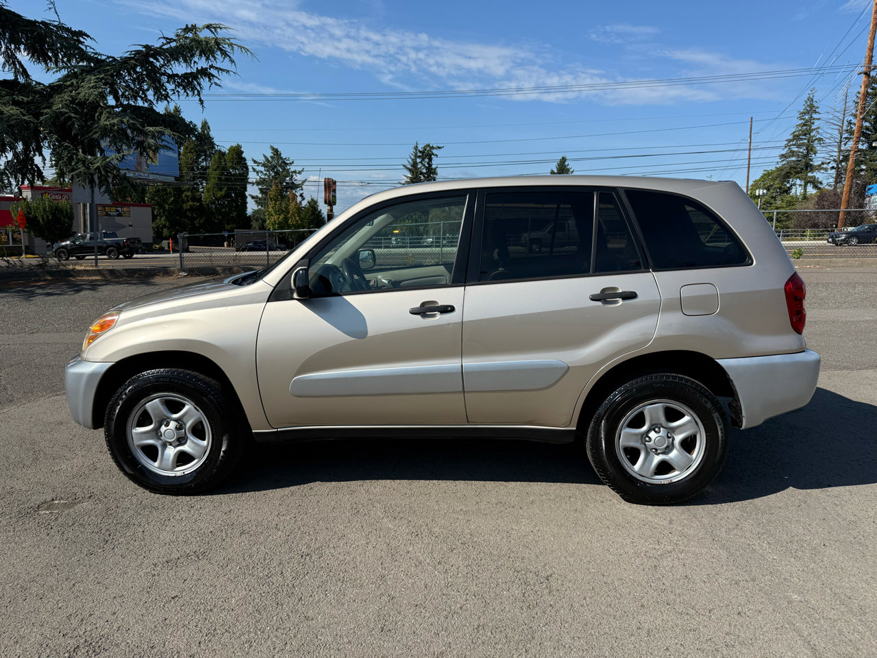 Used 2005 Toyota RAV4 2WD image 2