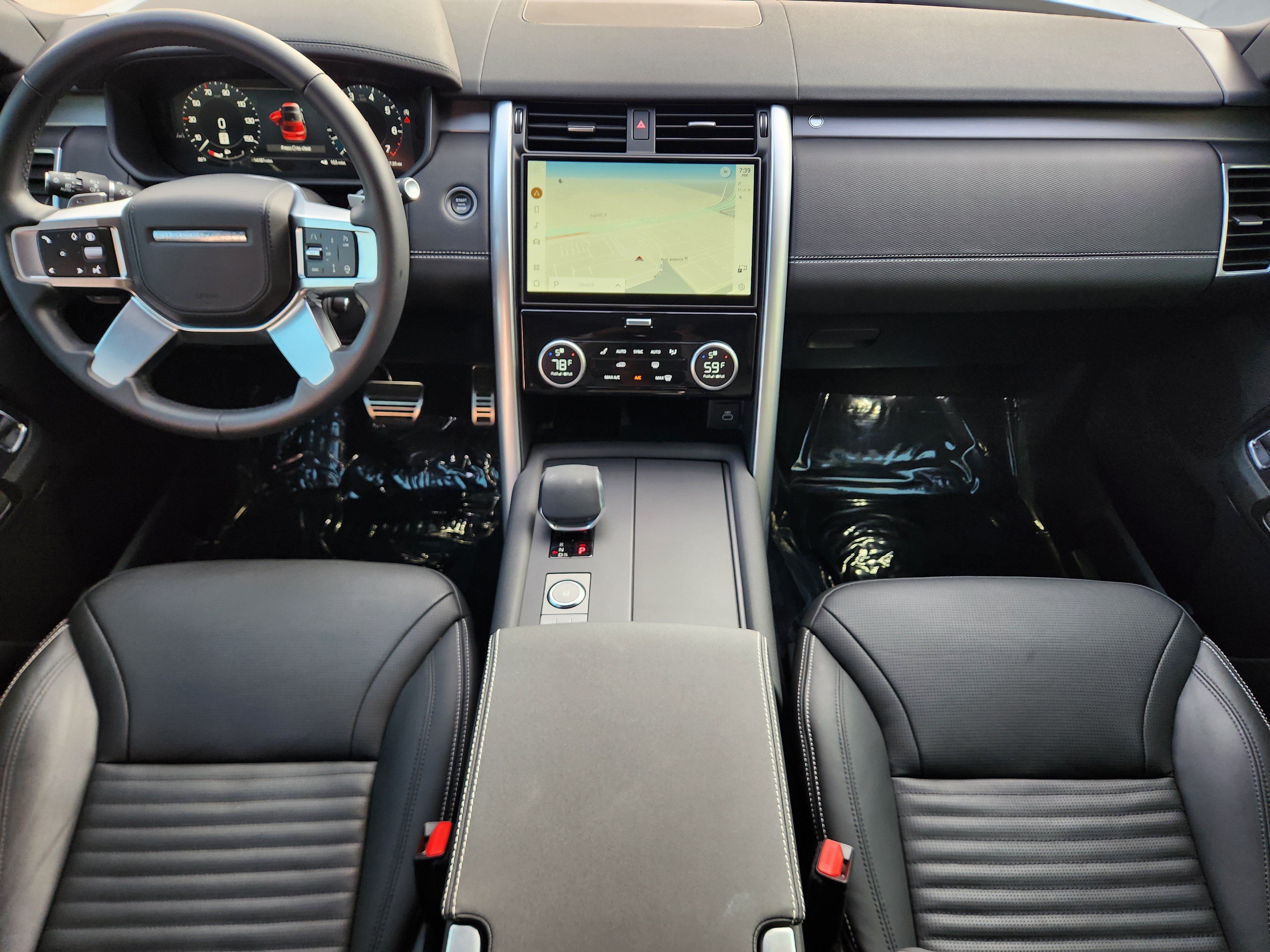 Certified 2025 Land Rover Discovery Dynamic SE AWD/4WD image 23