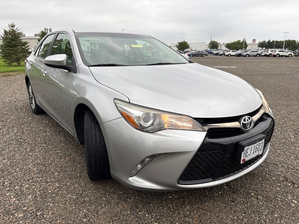 Used 2017 Toyota Camry SE FWD image 11