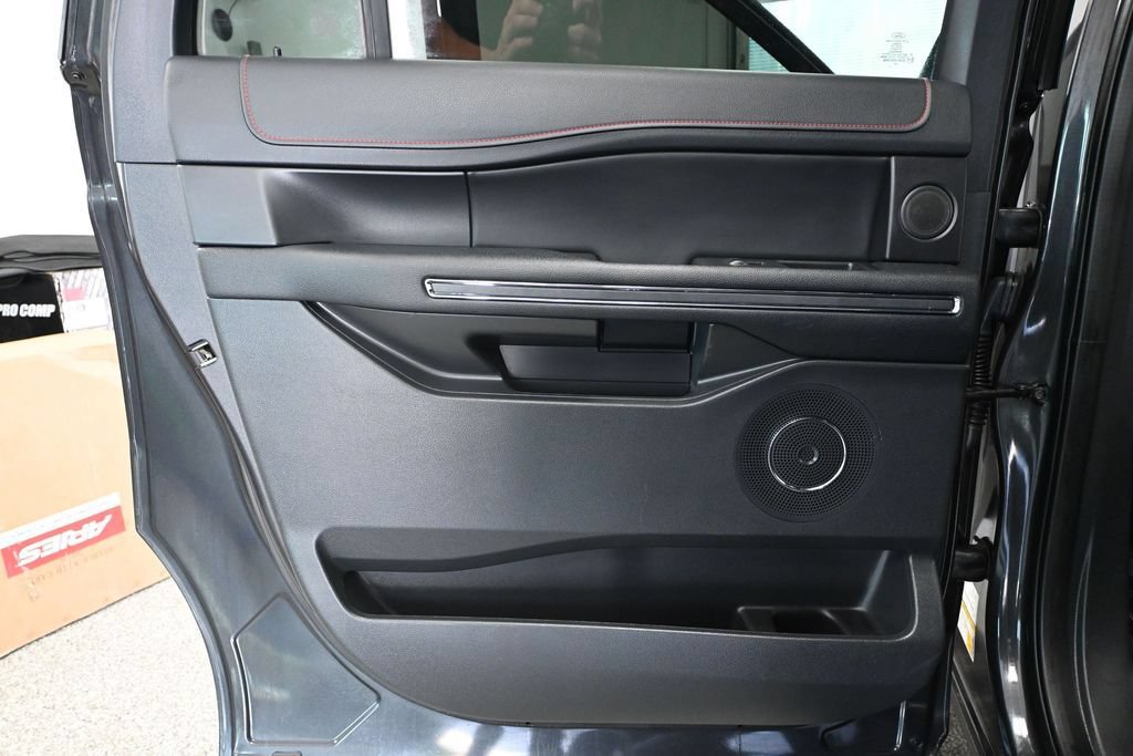 Used 2022 Ford Expedition Max Limited w/ Equipment Group 303A AWD/4WD image 38
