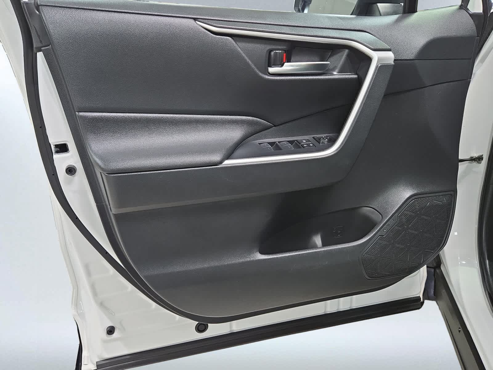 Used 2022 Toyota RAV4 SE w/ Carpet Mat Package (TMS) AWD/4WD image 14