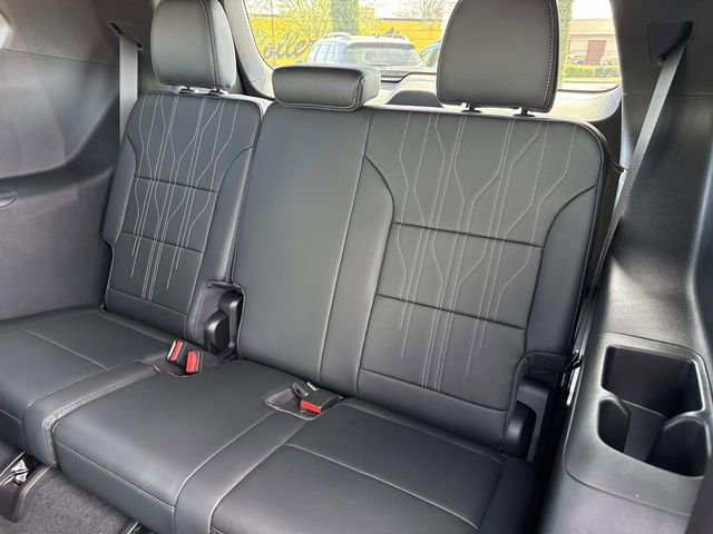 New 2026 Buick Enclave Avenir w/ Super Cruise Package FWD image 17