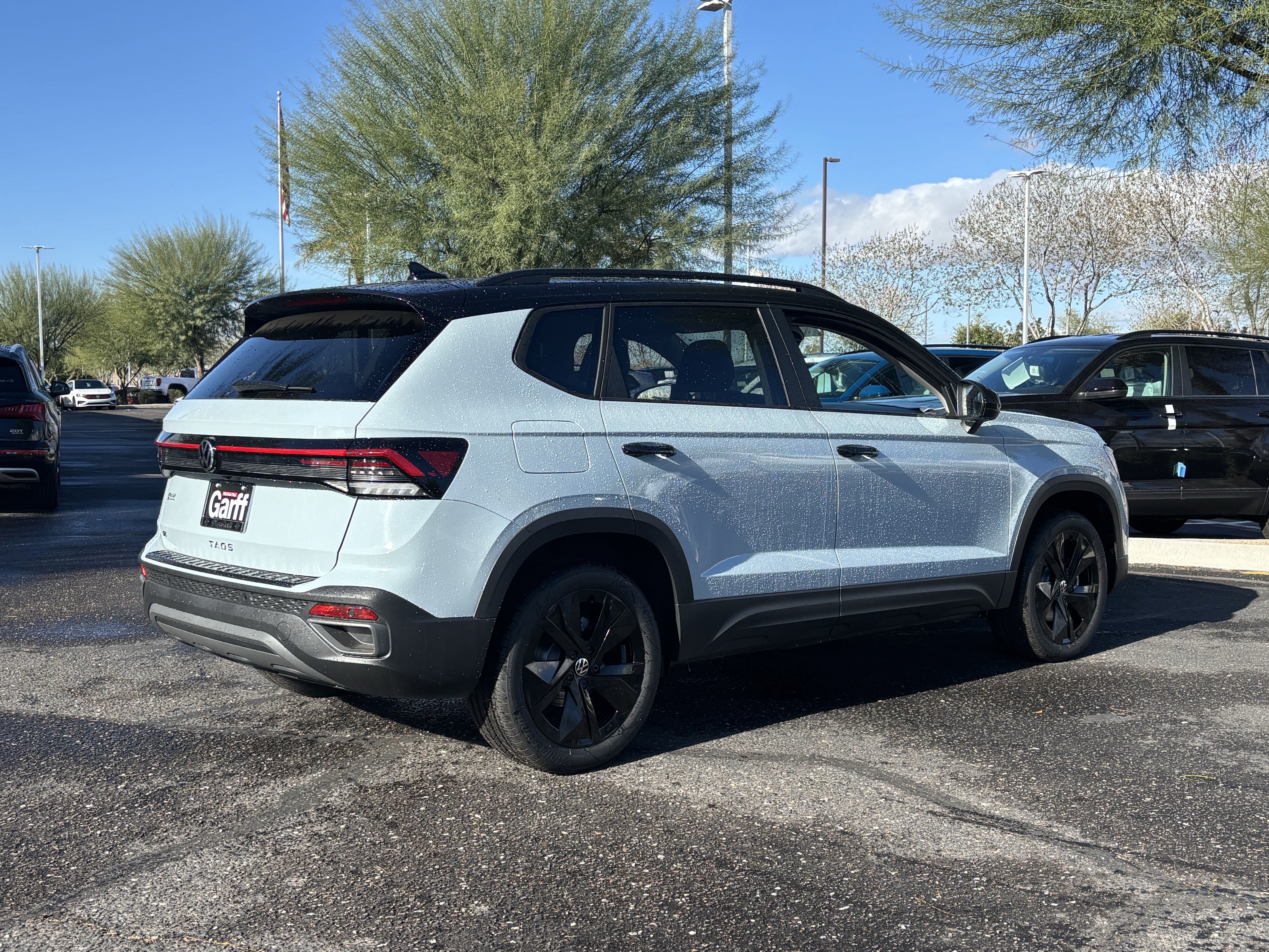 New 2026 Volkswagen Taos SE FWD image 3