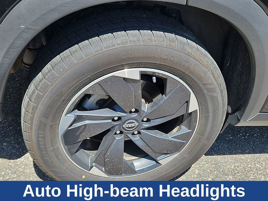 Used 2025 Nissan Rogue SV AWD/4WD image 7