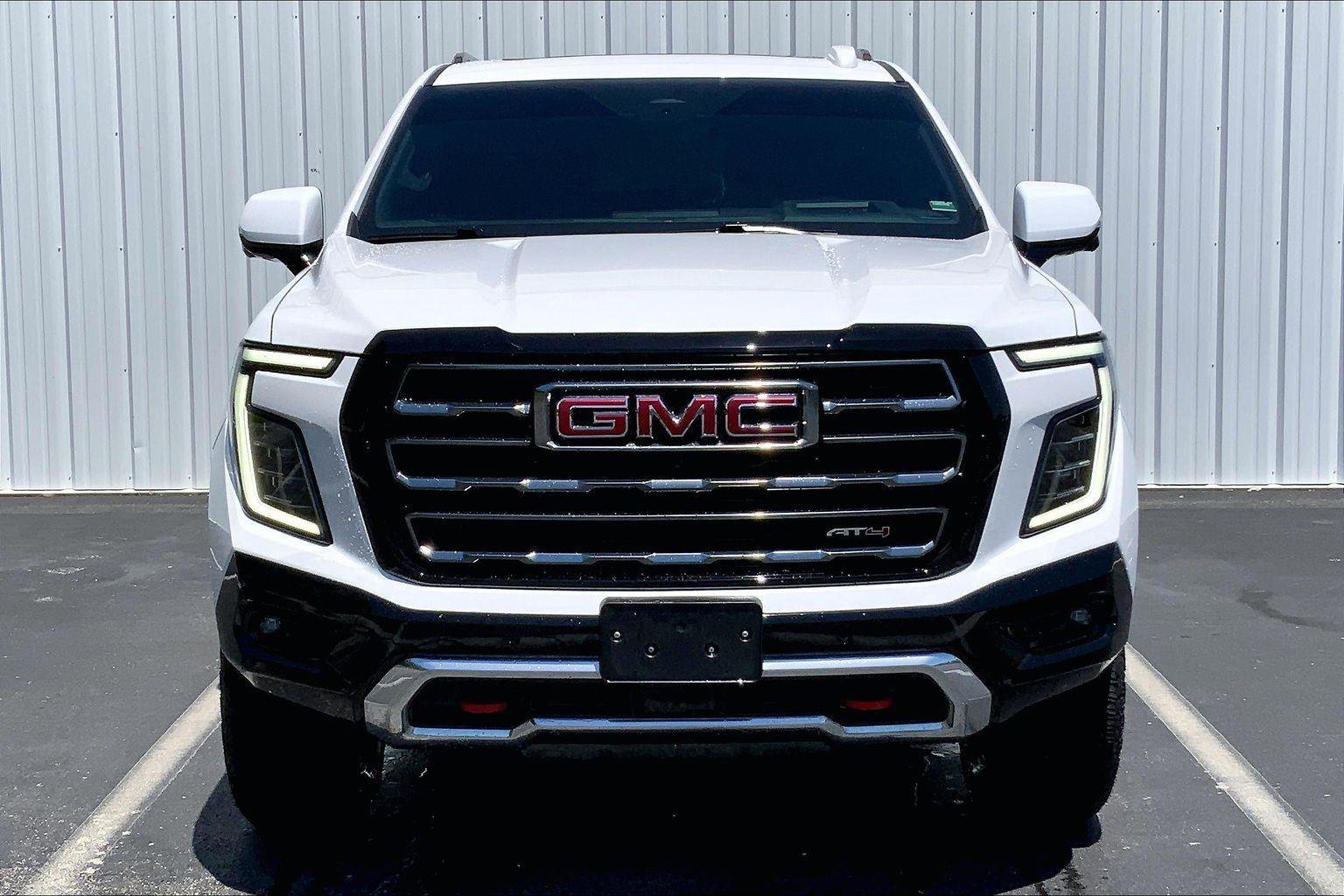 Used 2025 GMC Yukon XL AT4 w/ AT4 Premium Package AWD/4WD image 3