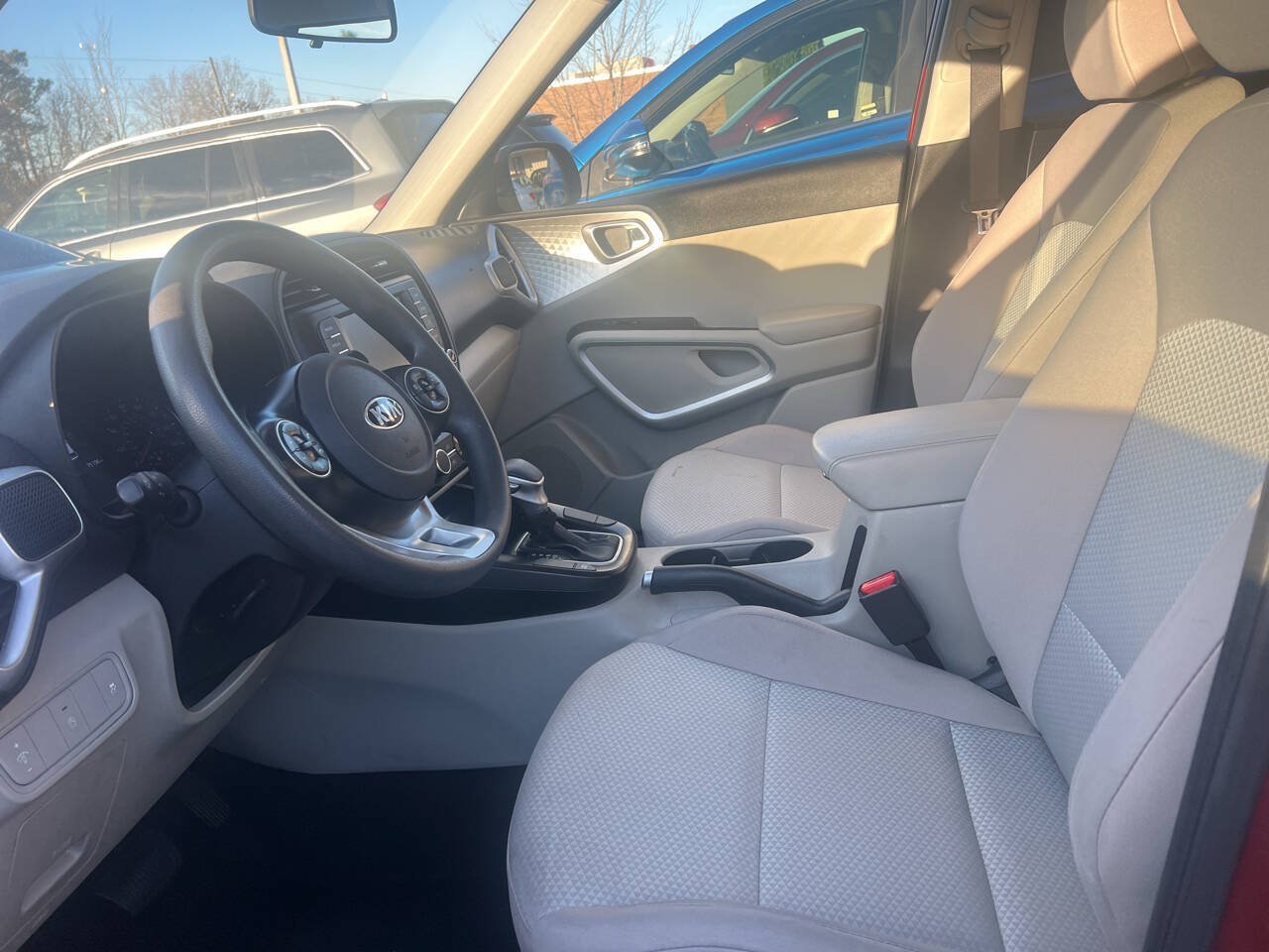 Used 2020 Kia Soul LX FWD image 9