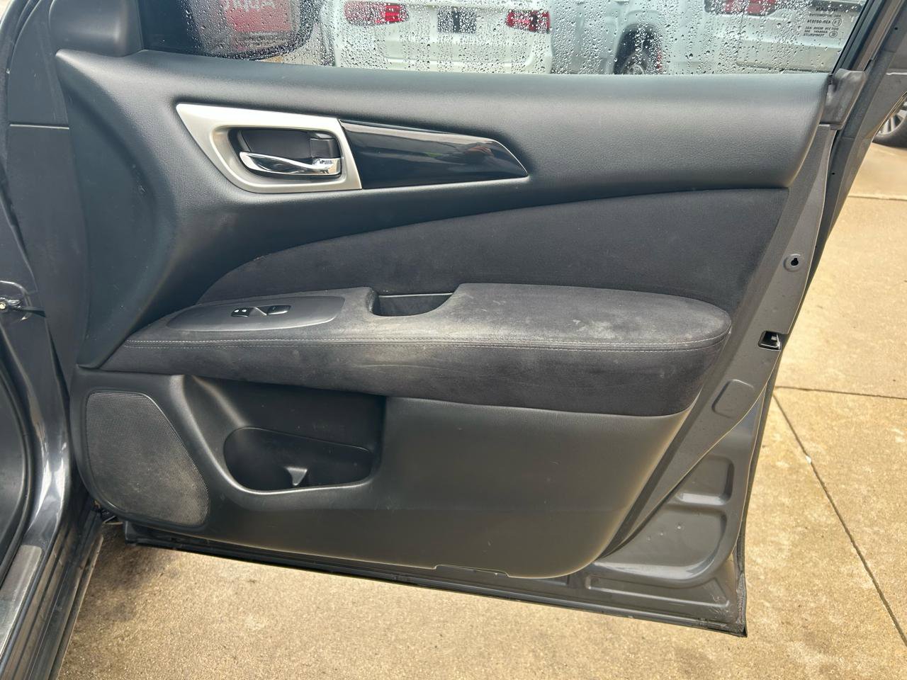 Used 2013 Nissan Pathfinder S AWD/4WD image 17