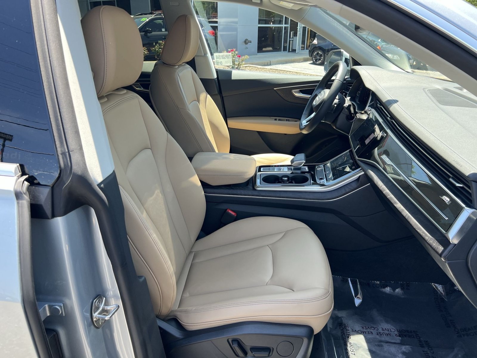 Used 2025 Audi Q8 Premium AWD/4WD image 27