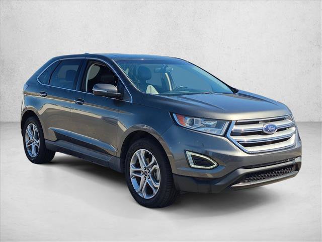 Used 2017 Ford Edge Titanium w/ Equipment Group 301A FWD image 3