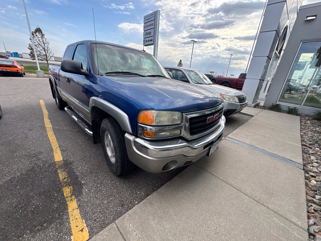 Used 2003 GMC Sierra 1500 SLT w/ SLT Preferred Equipment Group AWD/4WD image 3