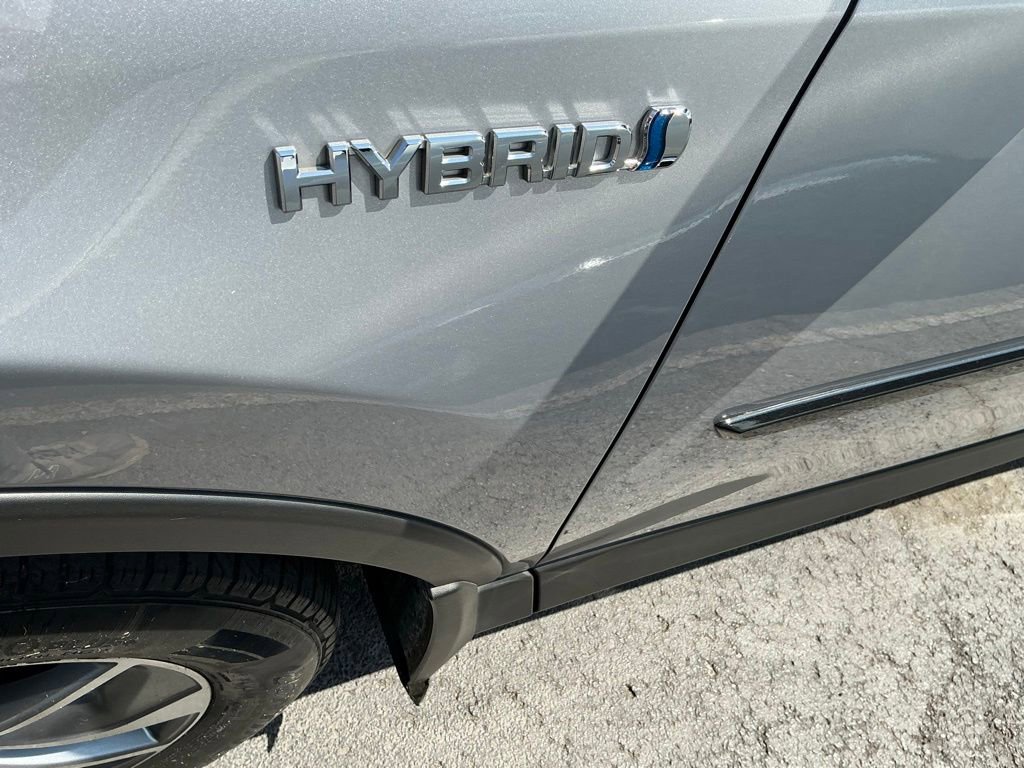 Used 2018 Toyota RAV4 XLE AWD/4WD image 1