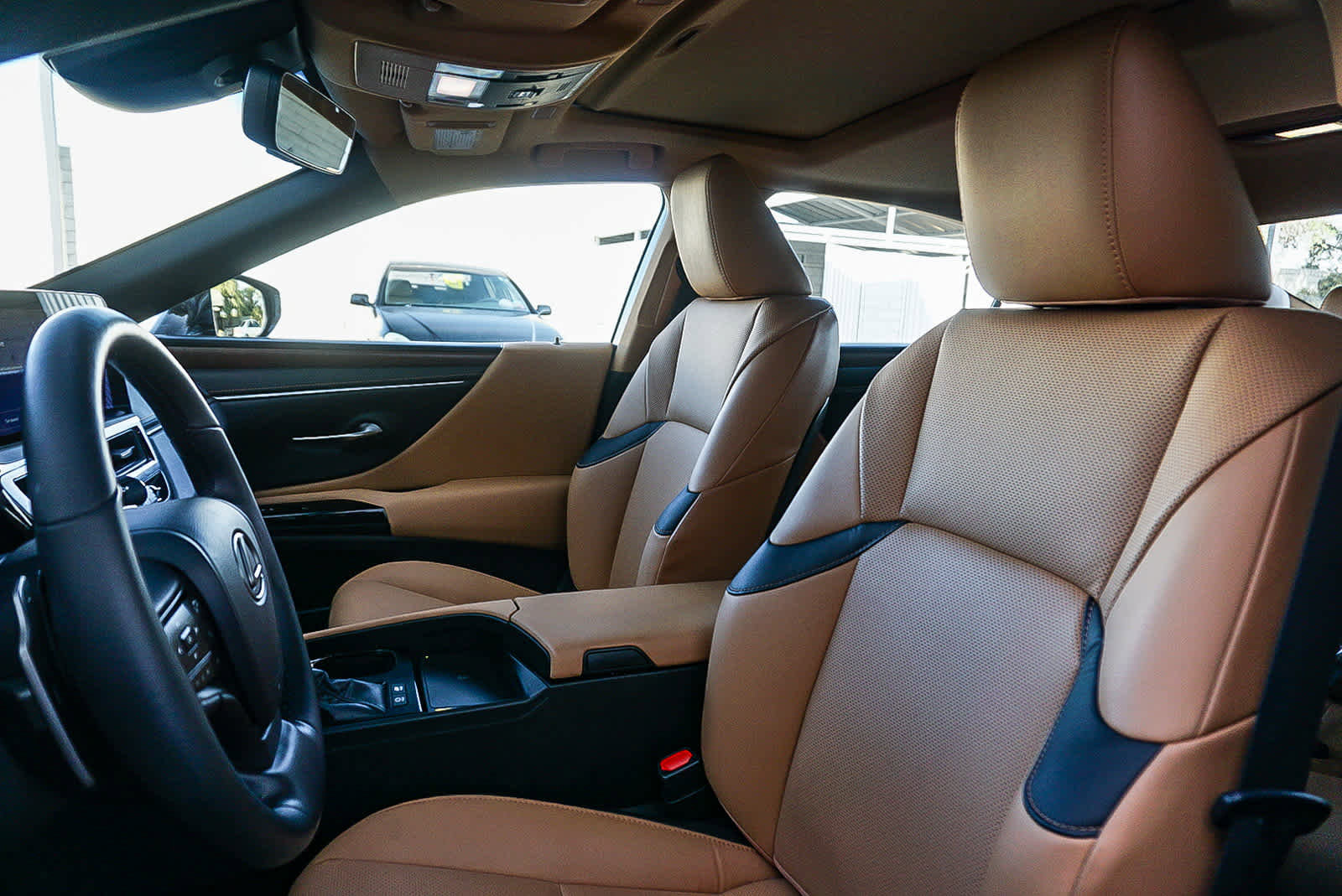 Certified 2025 Lexus ES 300h FWD image 18