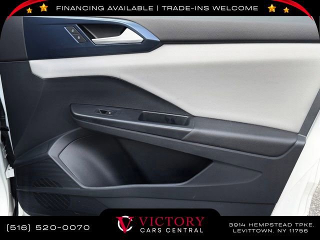 Used 2023 Volkswagen Taos SE image 16