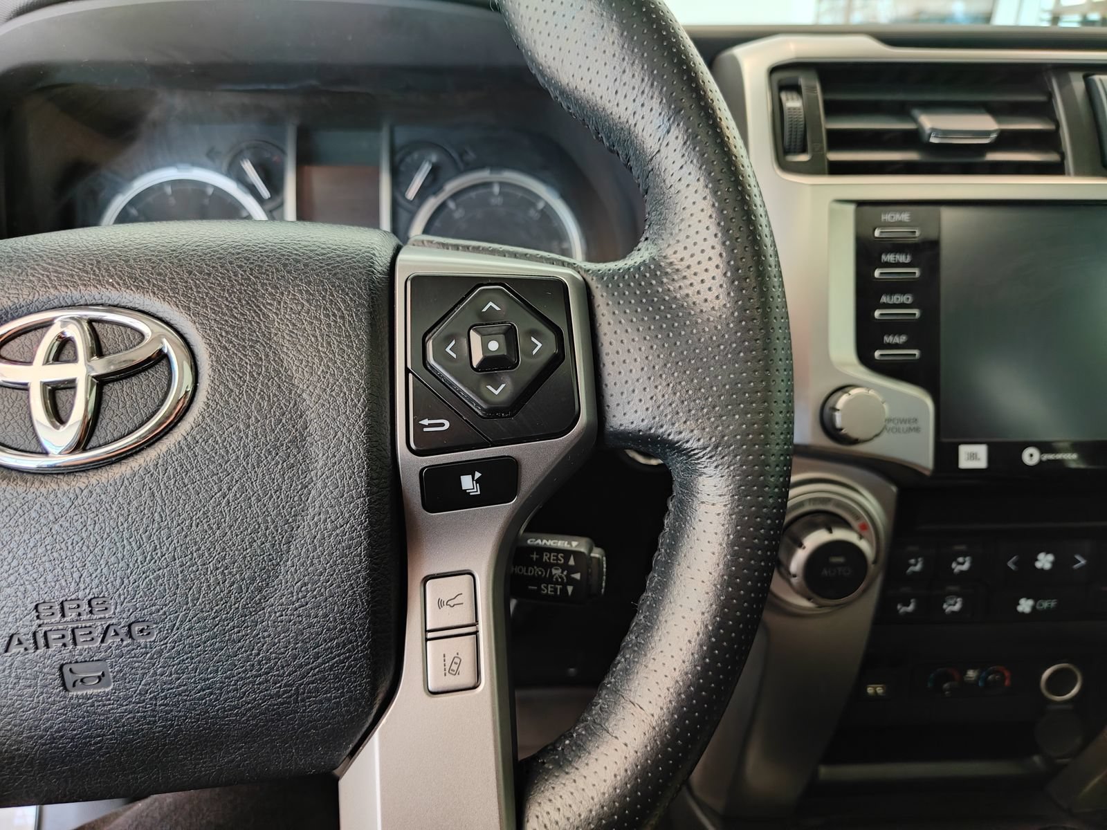 Used 2023 Toyota 4Runner Limited AWD/4WD image 23