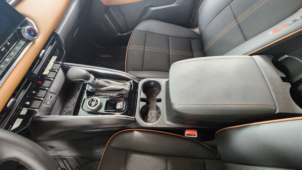 Used 2024 GMC Canyon AT4 AWD/4WD image 28