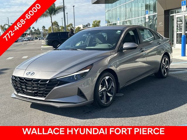 Used 2023 Hyundai Elantra SEL w/ Convenience Package image 2