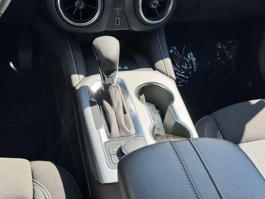 Used 2024 Chevrolet Blazer LT w/ Convenience Package FWD image 27