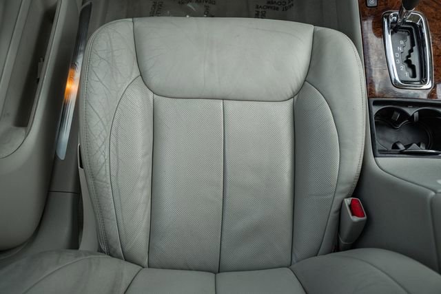 Used 2007 Cadillac DTS Luxury I w/ Trunk Convenience Package FWD image 29