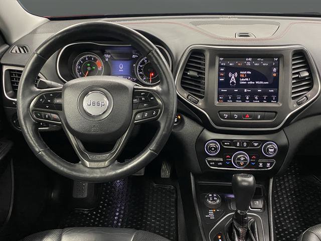 Used 2019 Jeep Cherokee Trailhawk image 9