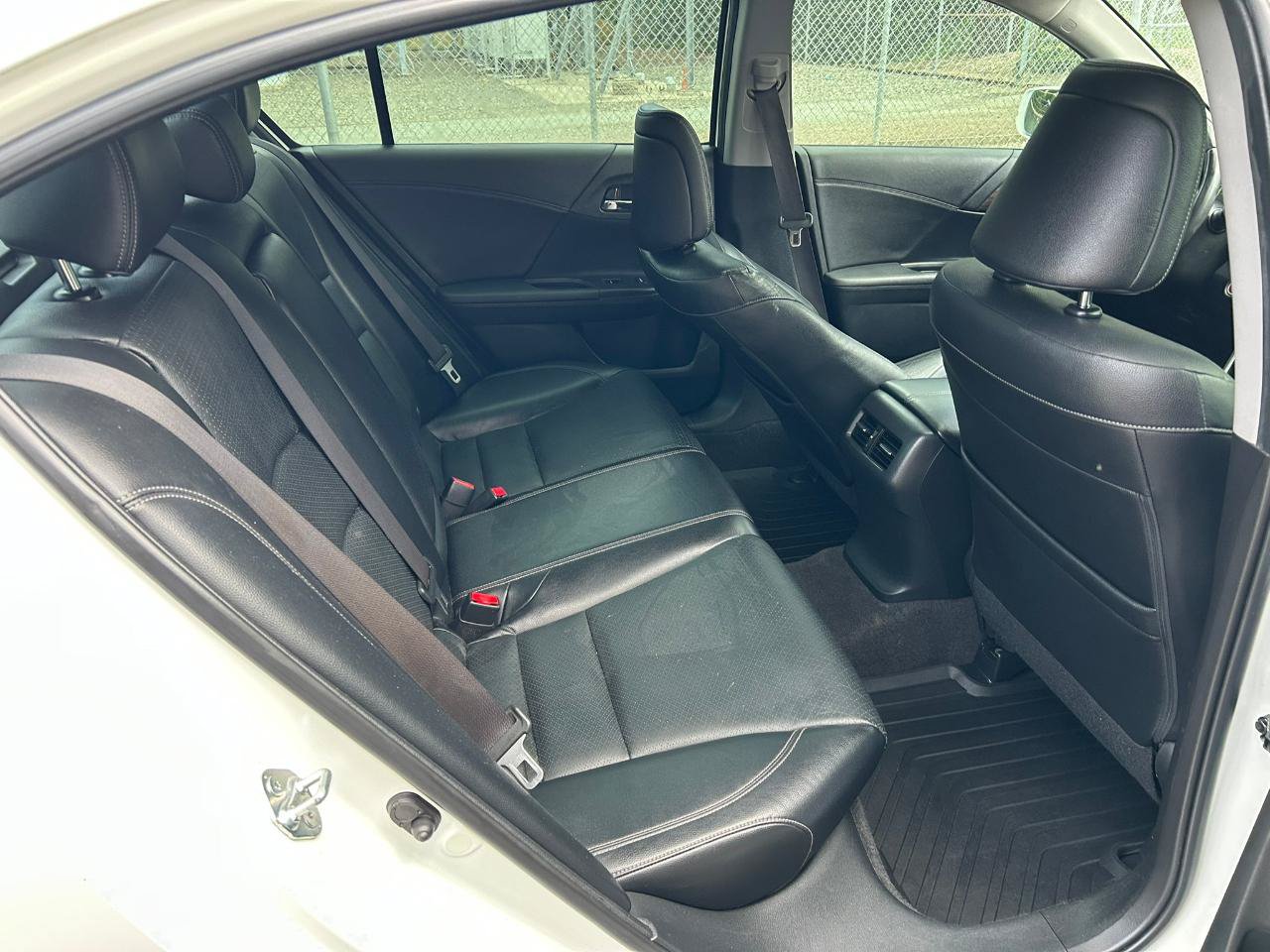 Used 2017 Honda Accord Touring image 15