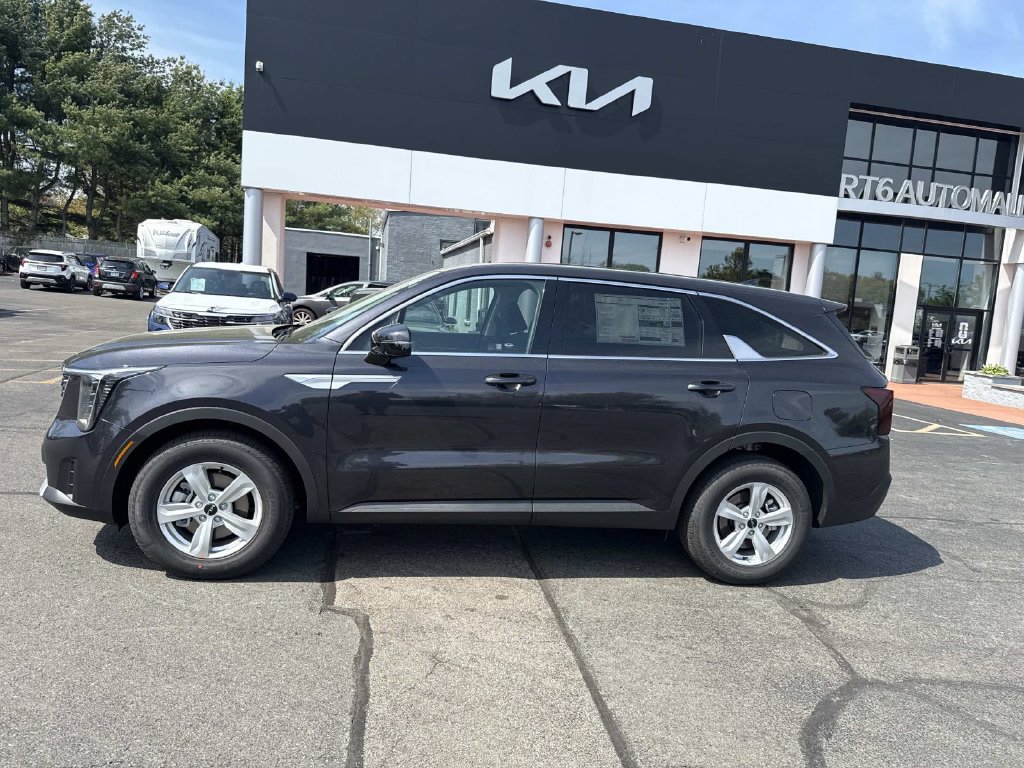 New 2026 Kia Sorento LX FWD image 2