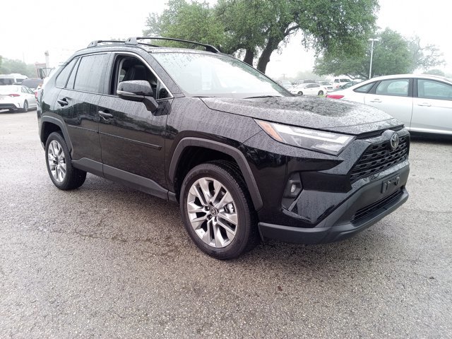 Used 2025 Toyota RAV4 XLE Premium FWD image 3