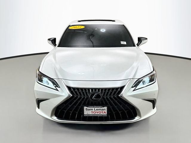 Used 2025 Lexus ES 300h w/ Premium Package FWD image 2