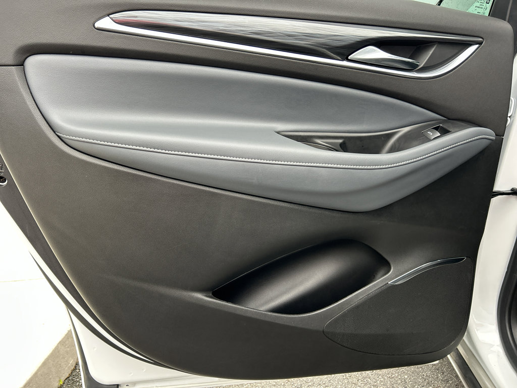 Used 2024 Buick Enclave Premium image 20