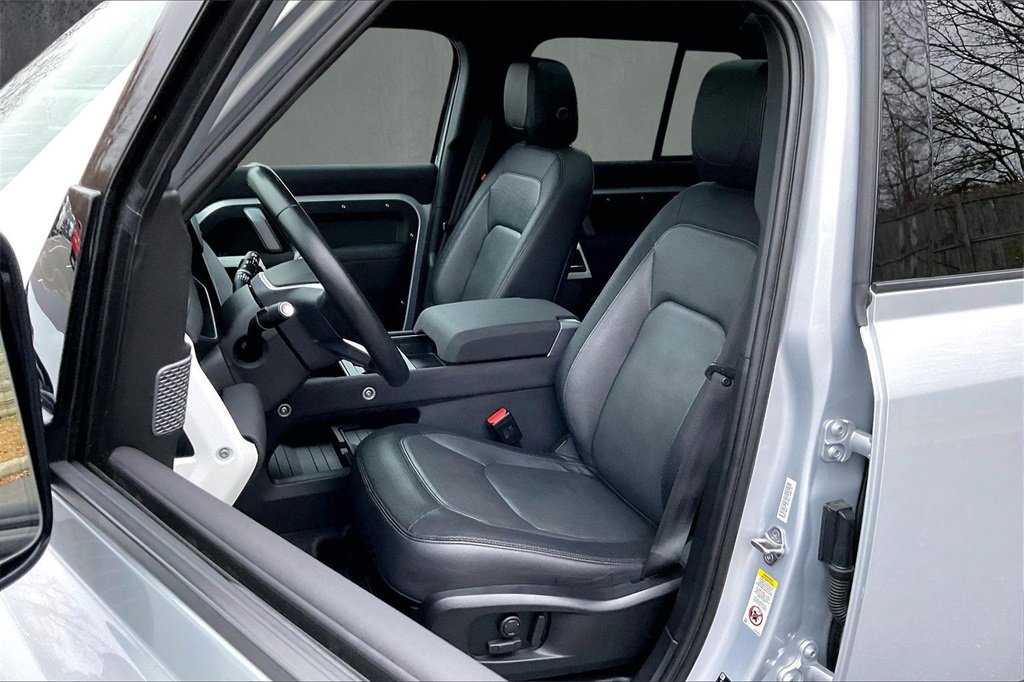 Used 2023 Land Rover Defender 110 X-Dynamic SE image 21