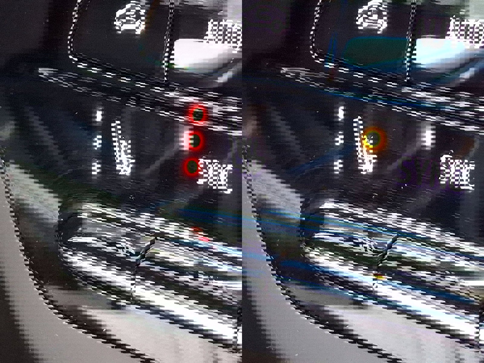 Certified 2023 Buick Envision Preferred w/ Sport Touring Package image 19